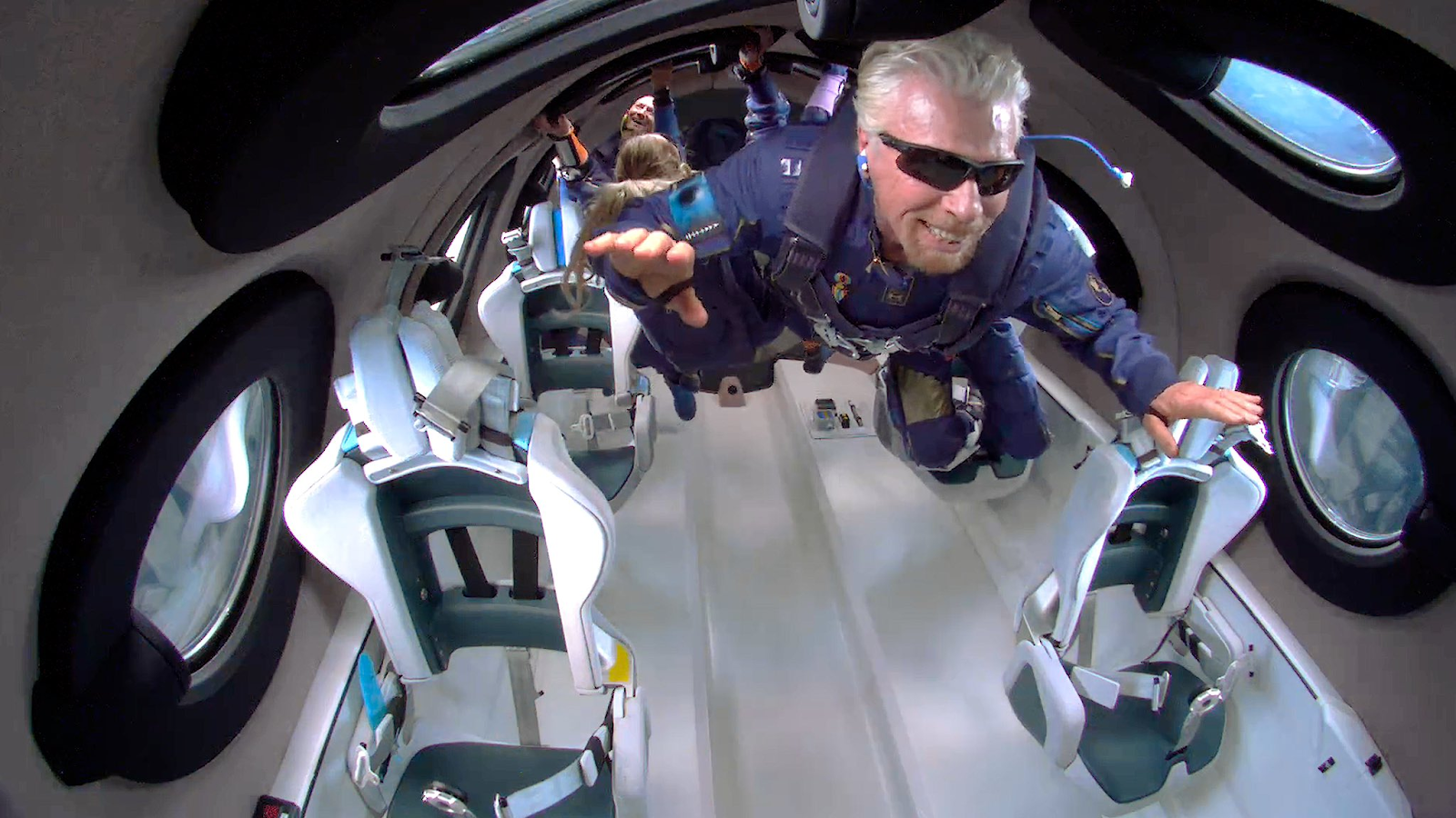 Branson in weightlessness